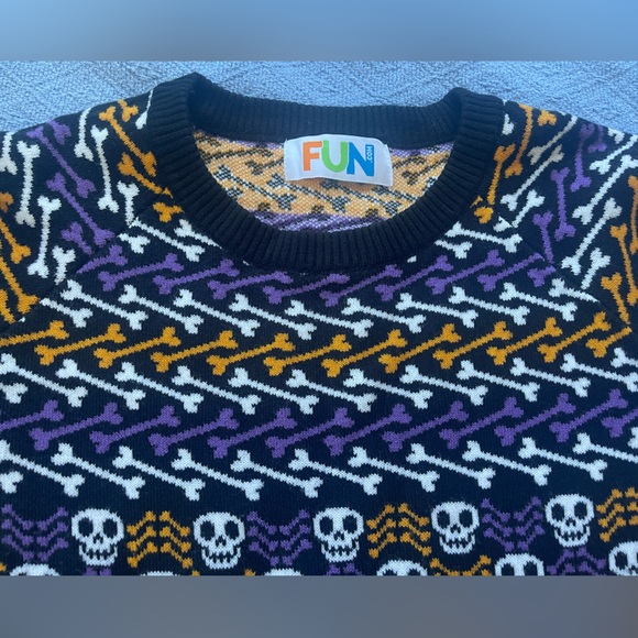 Halloween dancing skeleton sweater - Picture 4 of 10